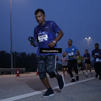 Runner Photo 7318699