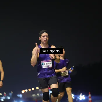 Runner Photo 7318918