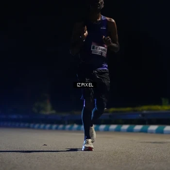 Runner Photo 7318975