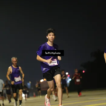 Runner Photo 7320702