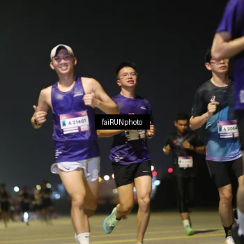 Runner Photo 7321003