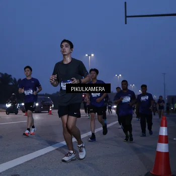 Runner Photo 7321376