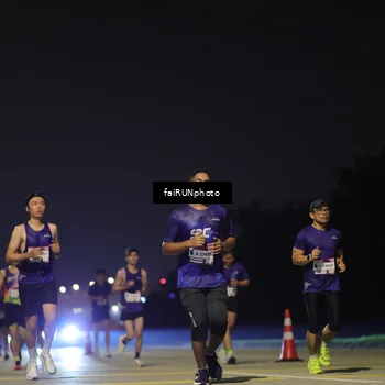 Runner Photo 7323001