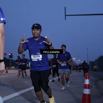 Runner Photo 7323016