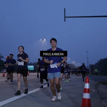Runner Photo 7323031