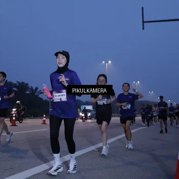 Runner Photo 7323334
