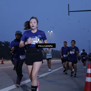 Runner Photo 7323764