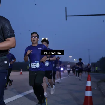 Runner Photo 7324002