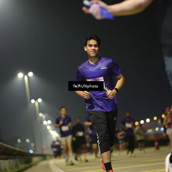 Runner Photo 7324344