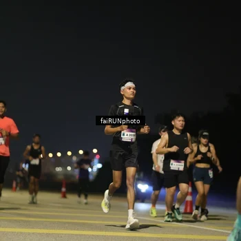 Runner Photo 7324672