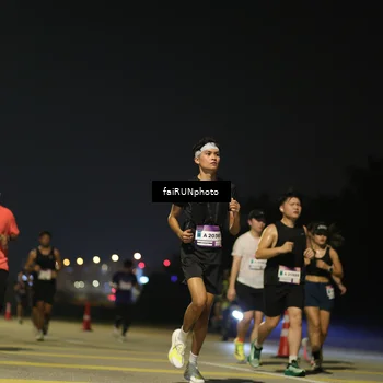 Runner Photo 7324677