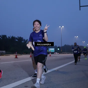 Runner Photo 7324798