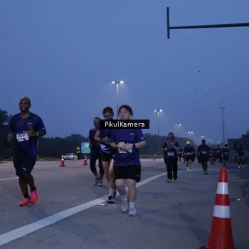Runner Photo 7324864