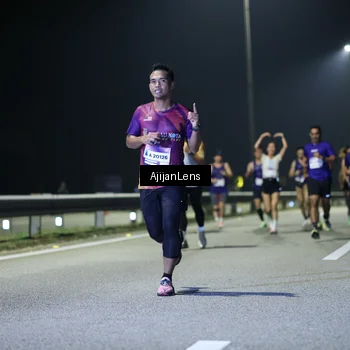 Runner Photo 7325437