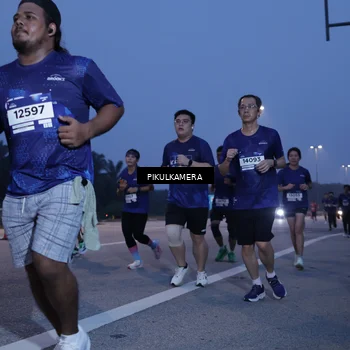 Runner Photo 7325697