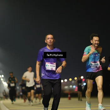 Runner Photo 7326038