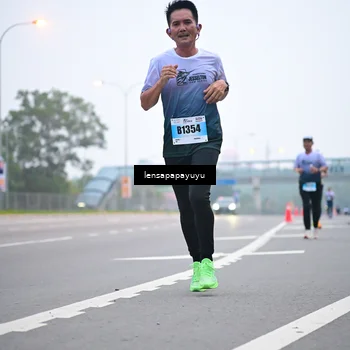 Runner Photo 7326425