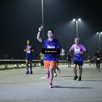 Runner Photo 7326902