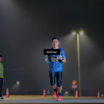 Runner Photo 7327000