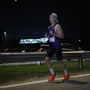 Runner Photo 7327002