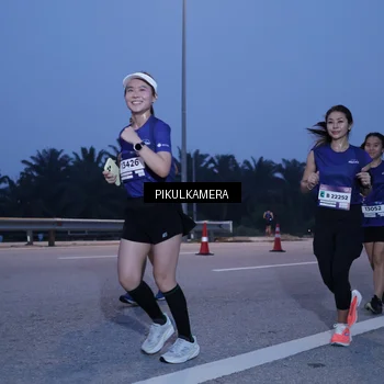 Runner Photo 7328111