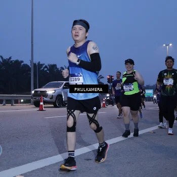 Runner Photo 7328755