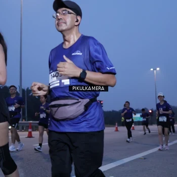 Runner Photo 7329914