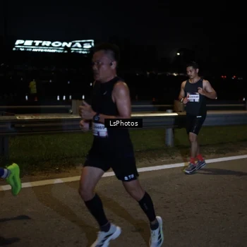 Runner Photo 7329998