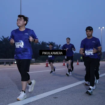 Runner Photo 7330071