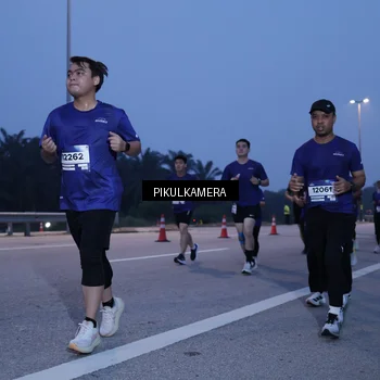 Runner Photo 7330080