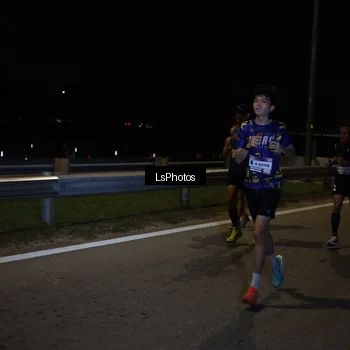 Runner Photo 7330086
