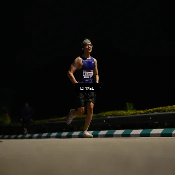 Runner Photo 7330336