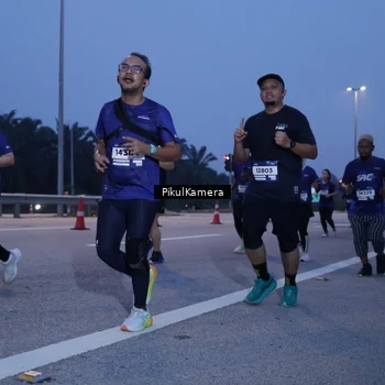 Runner Photo 7330359