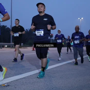 Runner Photo 7330500