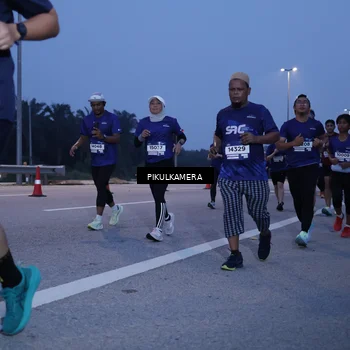 Runner Photo 7330603