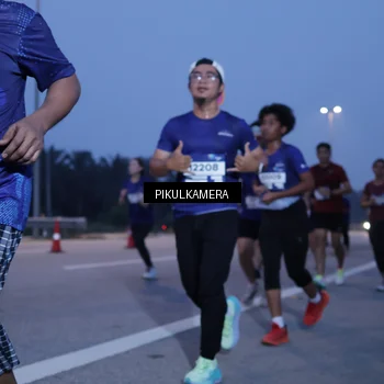 Runner Photo 7330696