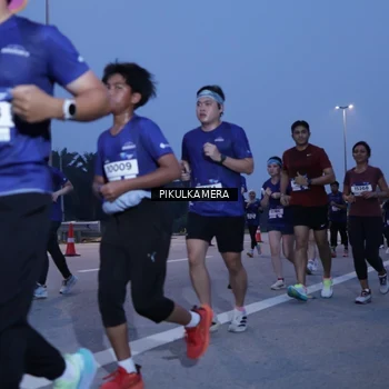 Runner Photo 7330846