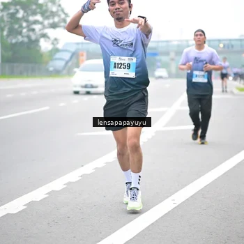 Runner Photo 7330943