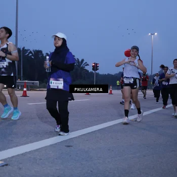 Runner Photo 7332003