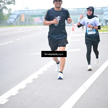 Runner Photo 7332451