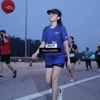 Runner Photo 7332600