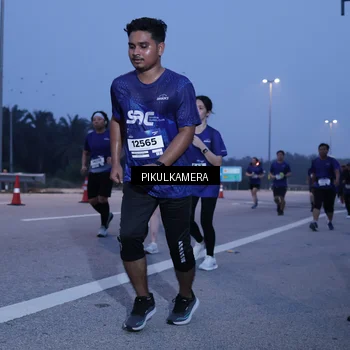 Runner Photo 7333035