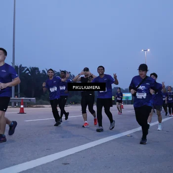 Runner Photo 7334705