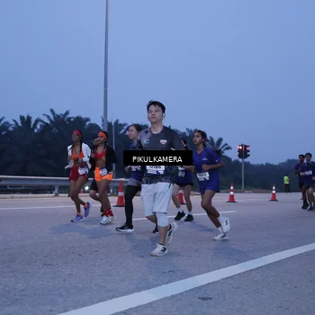 Runner Photo 7335282