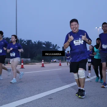 Runner Photo 7336102