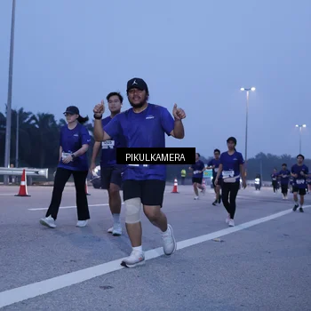 Runner Photo 7336703