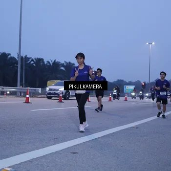 Runner Photo 7336721