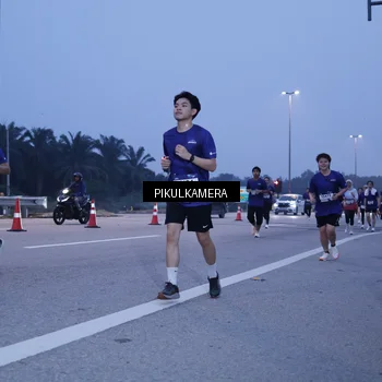 Runner Photo 7336784