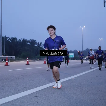 Runner Photo 7336845