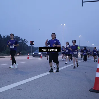 Runner Photo 7337021